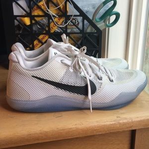 Kobe’s Nike’s Men’s Mamba Range Basketball Shoes